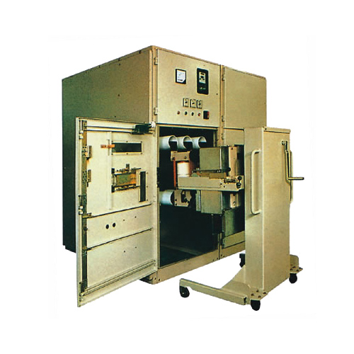 KYN18A-12戶內(nèi)交流鎧裝移開(kāi)式開(kāi)關(guān)設(shè)備